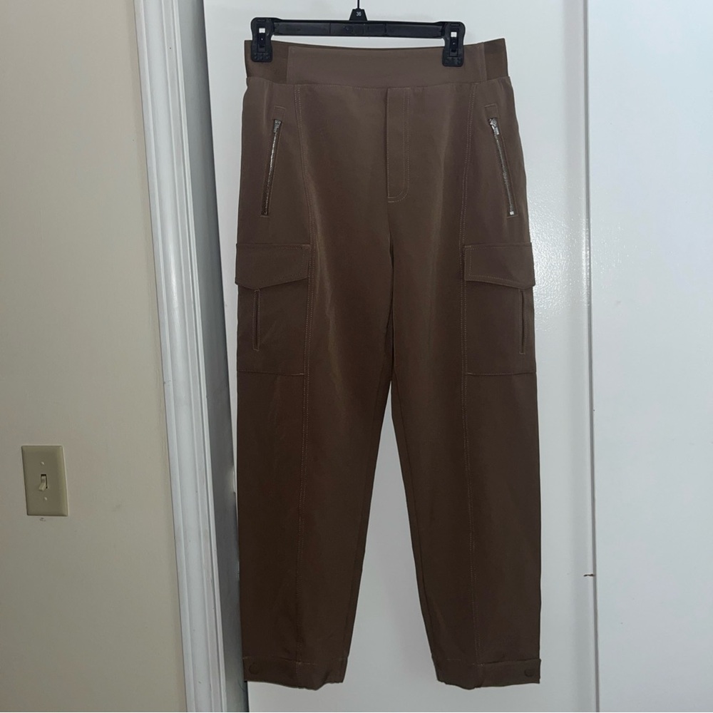 Athleta endless highrise Brown Cargo Pants 10p